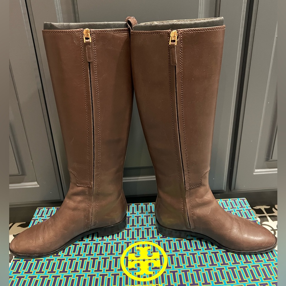 Tory Burch Wyatt Boot Calf Leather/Stretch - Picture 8 of 16